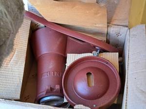 lot 560 image: Harbor Freight Tools Hand-Operated Water Pump