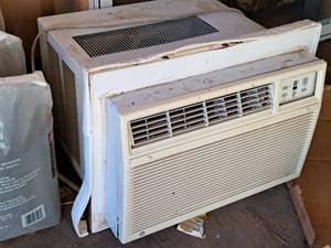 lot 577 image: 2002 GE 12400-BTU 1270W AC Unit ASW12ACS1