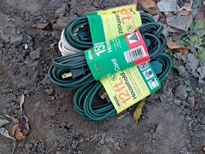lot 514 image: Lot of (4) Household Extension Cords (in original packaging)