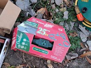 lot 515 image: 25 3-Outlet Outdoor Extension Cord (in original packaging)