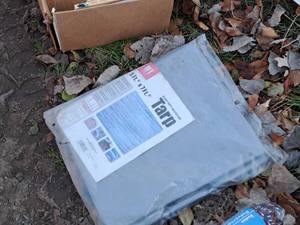 lot 535 image: Harbor Freight Tools Heavy Duty Reflective Tarp 5x7