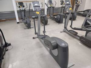 lot 11 image: Life Fitness 93X Elliptical Machine...