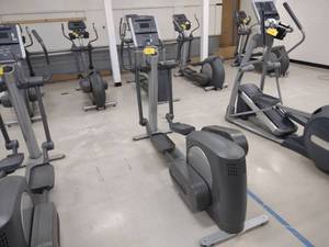 lot 12 image: Life Fitness 95X Elliptical Machine...