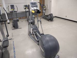 lot 13 image: Precor EFX556i Elliptical Machine, ...