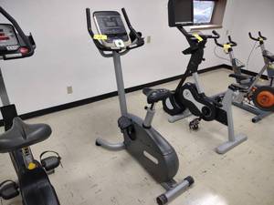 lot 22 image: Precor 864i Exercycle, Works...