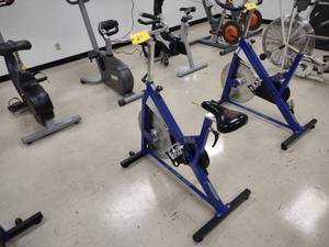 lot 27 image: Body Cycle Avenger Spin Bike, Works...
