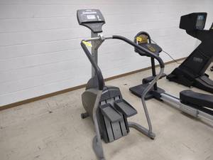 lot 32 image: Life Fitness 90S Stepper, Works...