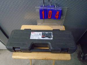 New T & E 8 piece long reach interchangeable chisel & punch set. As shown.