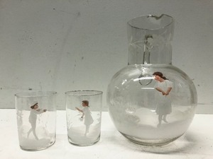 lot 54 image: Original Antique Victorian Hand Painted MARY GREGORY Glass Pitcher & 2 Glasses