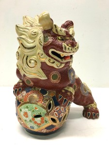 lot 70 image: Old Vintage Signed Chinese Pottery Painted Foo Dog