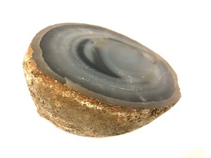 lot 14 image: Group of 3 Large Agate Chunks #4