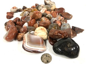 lot 23 image: Large Group of Assorted Agates etc #13