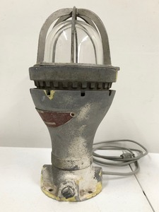 lot 37 image: Very Cool Old Heavy Duty Industrial Light Fixture Lamp