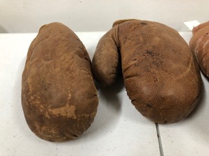 lot 43 image: 2 Sets of Old Vintage Leather Boxing Gloves