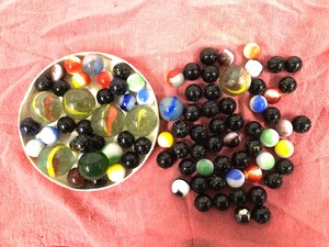 lot 197 image: Estate Lot of Vintage Marbles