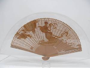 lot 121 image: Wonderful Antique 19th Century Pierced Wood Chinese Hand Fan