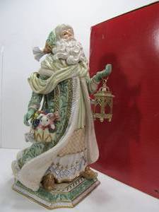 lot 174 image: Large Fitz & Floyd Santa Claus Christmas Statue wLantern