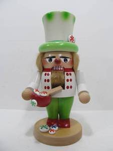 lot 176 image: Quality Wooden STEINBACH German Wooden Christmas Nutcracker