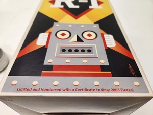 lot 2 image: Limited Edition R-1 Battery Powered Robot Toy