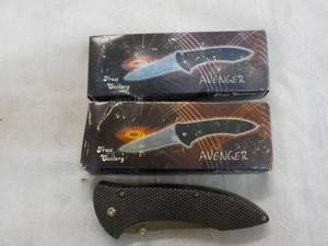 3 The Avenger Pocket Knives