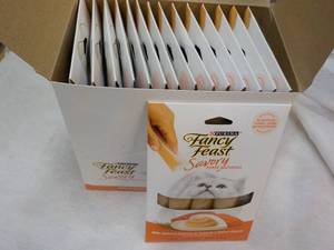 15 ct Purina Fancy Feast Savory Cat Treats Natural Salmon and Tuna in a Demi Glaze best date 082023 Retail $3 each