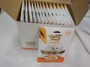 15 ct Purina Fancy Feast Savory Cat Treats Natural Salmon and Tuna in a Demi Glaze best date 082023 Retail $3 each