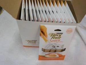 15 ct Purina Fancy Feast Savory Cat Treats Natural Salmon and Tuna in a Demi Glaze best date 082023 Retail $3 each