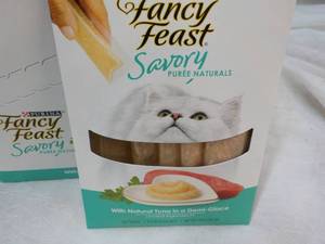 15 ct Purina Fancy Feast Savory Cat Treats Natural Tuna in a Demi Glaze best date 082023 Retail $3 each