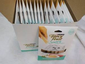 15 ct Purina Fancy Feast Savory Cat Treats Natural Tuna in a Demi Glaze best date 082023 Retail $3 each