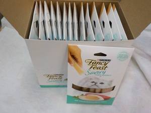 115 ct Purina Fancy Feast Savory Cat Treats Natural Tuna in a Demi Glaze best date 082023 Retail $3 each