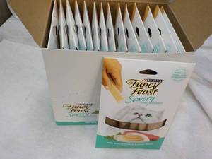15 ct Purina Fancy Feast Savory Cat Treats Natural Tuna in a Demi Glaze best date 082023 Retail $3 each