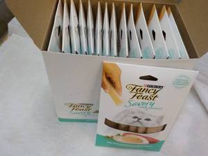 15 ct Purina Fancy Feast Savory Cat Treats Natural Tuna in a Demi Glaze best date 082023 Retail $3 each