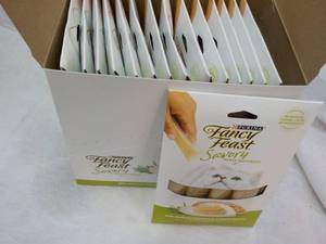 15 ct Purina Fancy Feast Savory Cat Treats Natural Chicken in a Demi Glaze best date 082023 Retail $3 each