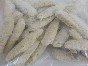 B 4 lb. Frozen Bag Freds Garlic and Onion Flavored Breaded Pickle Spears