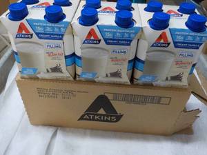 Atkins 12 x 11 oz Protein Rich Creamy Vanilla Shakes best date 112023