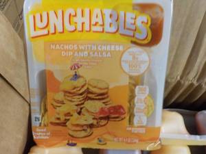 16 Lunchables Nachos with Cheese Dip and Salsa 4.4 oz pkgs best date 092023