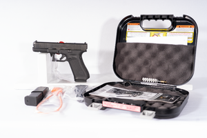 lot 38 image: GLOCK 17 9MM GEN5  17RD 3 MAGS MOS FS