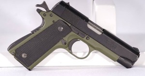 lot 45 image: Browning 1911-22 A1 Black Label Laminate 22LR 4.25 101 wRail Black