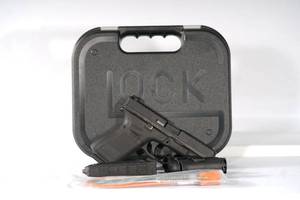 lot 66 image: .22LR Glock 44 10rd
