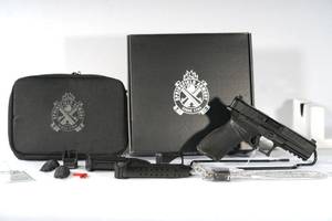 lot 83 image: 9mm Springfield Echelon, u-notch pistol, optics ready, night sights, ambi