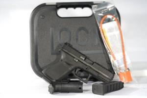 lot 100 image: .22LR Glock 44 10rd