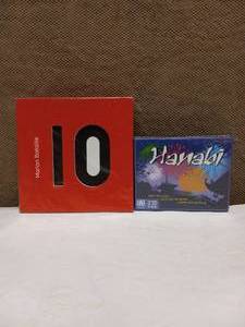 lot 9 image: NEW MARION BATAILLE 10 & R&R GAMES HANABI CARD GAME