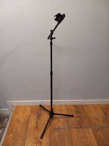 lot 32 image: ON STAGE MICROPHONE STAND