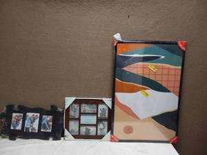 lot 86 image: 3 PICTURE FRAMES