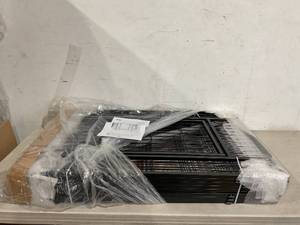 lot 366 image: Yaheetech Dog Playpen, 8 Panel - Black