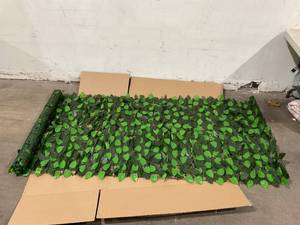 lot 388 image: Artificial Ivy Peach Leaf Privacy Fence Screen