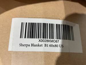 lot 127 image: 60x80 Sherpa Throw Blanket - Black
