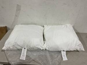 lot 220 image: SET OF 2 - Utopia Bedding Throw Pillows Insert - White