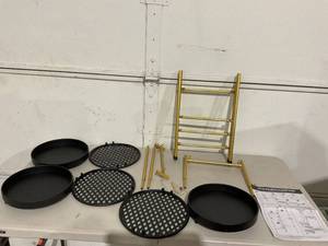 lot 316 image: Urban Deco 6-Tier Black & Gold Metal Plant Stand