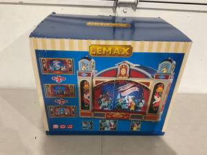 lot 26 image: Lemax Village Collection Christmas Ballet #95461